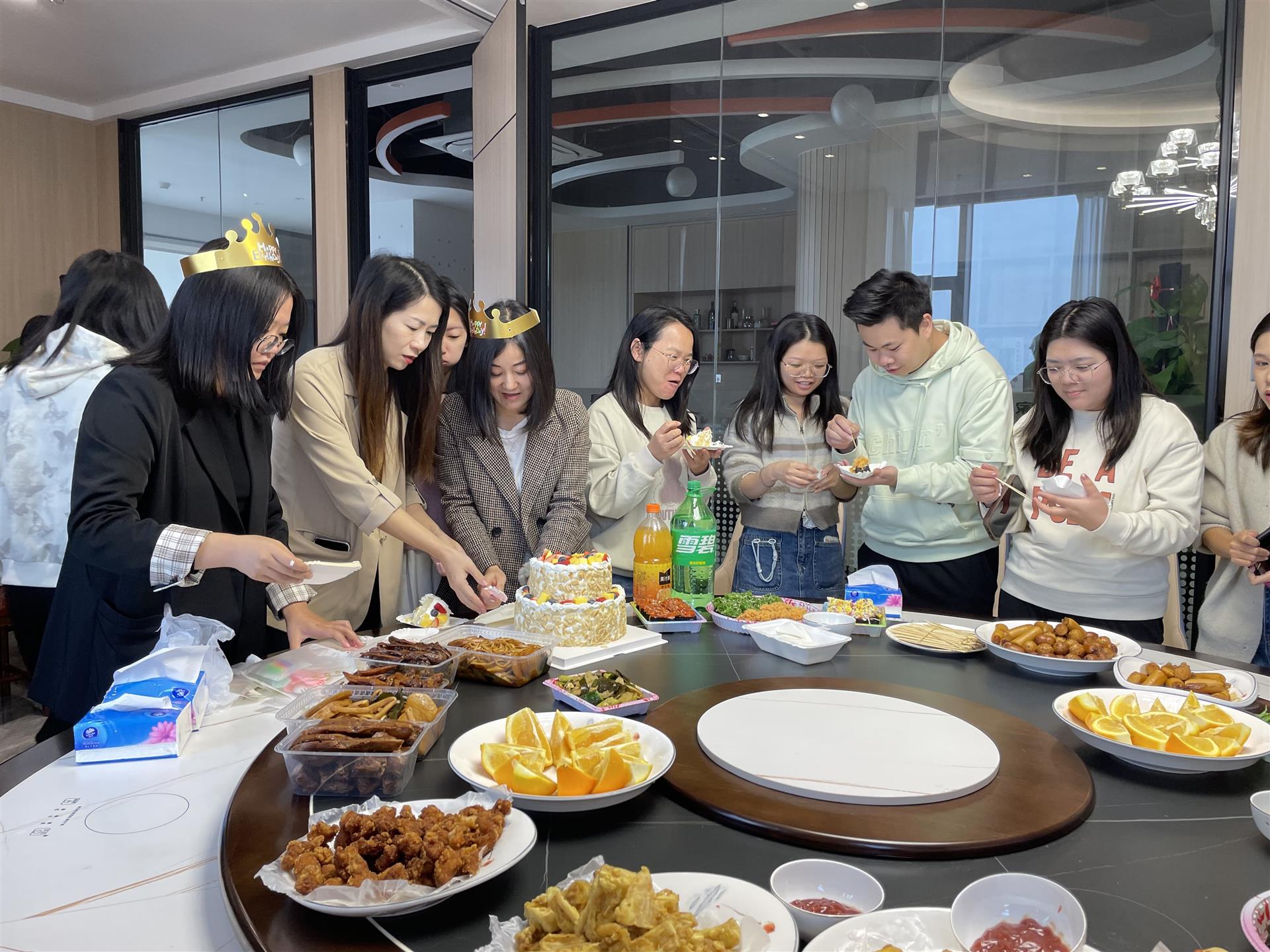 十一月份員工生日會(huì)